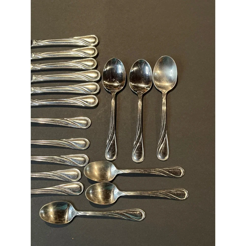 Pfaltzgraff Glennbrook Lot Of 19 Misc flatware